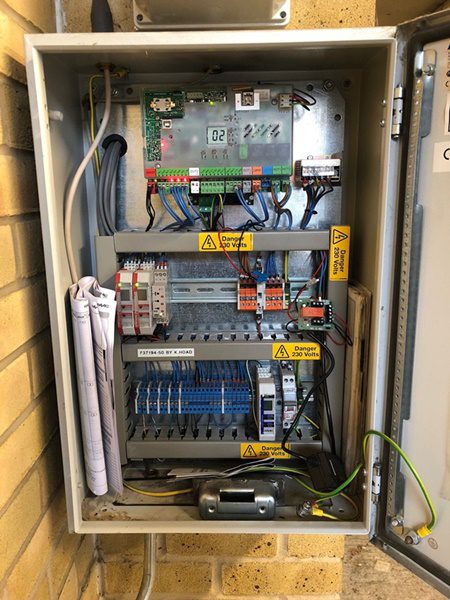 Circuit box for automated gates