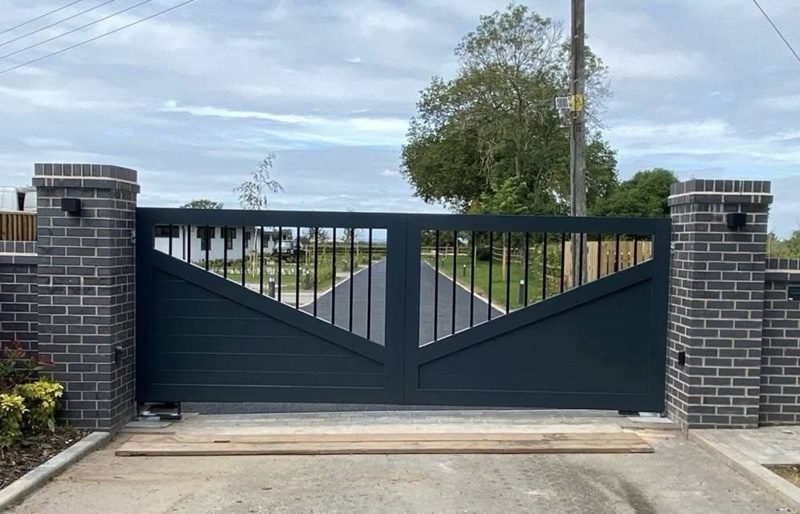Blossomfield Aluminium Gate